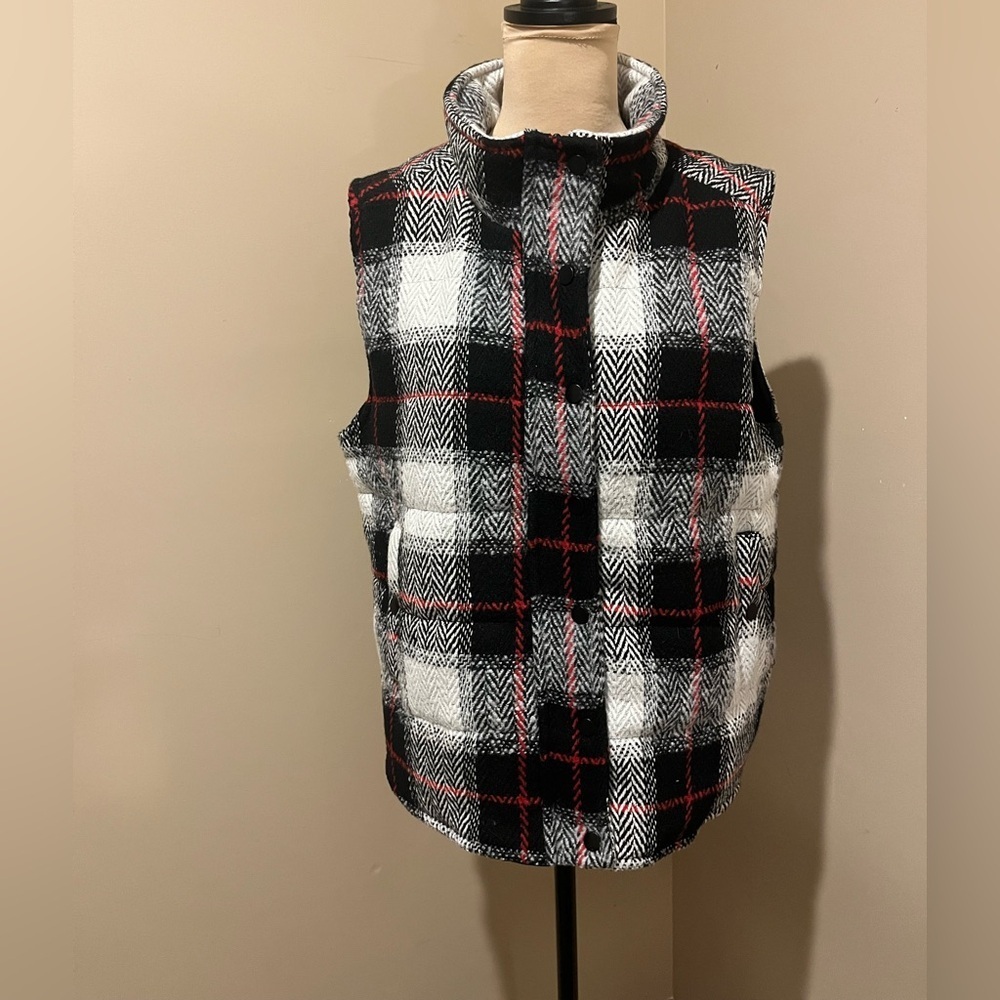 Pulse Boutique Black and White Plaid Vest, size Med - Picture 3 of 8